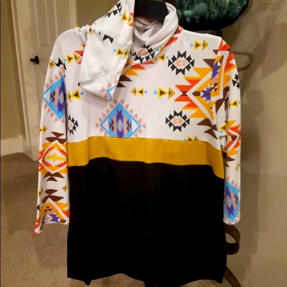 XL Hooded Aztec Shirt